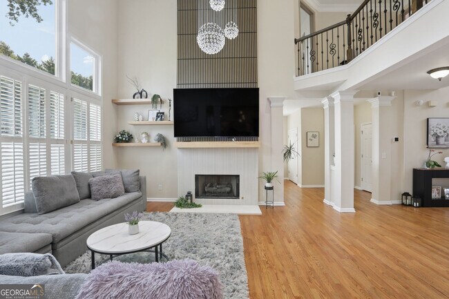 Building Photo - 2059 Sugar Springs Dr
