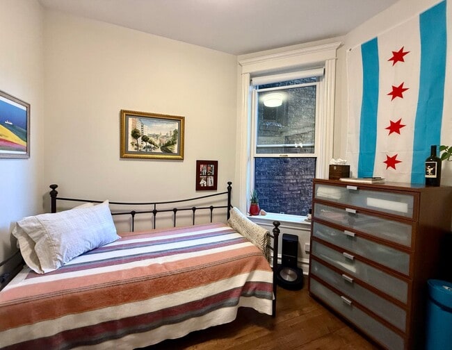 Building Photo - Fully Furnished 4-Bed, 2-Bath MAGNIFICENT ...