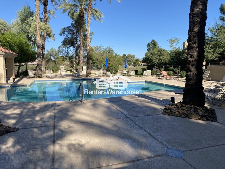 Building Photo - 4925 E Desert Cove Ave