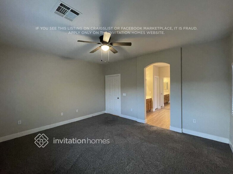 Building Photo - 4469 El Presidio Dr