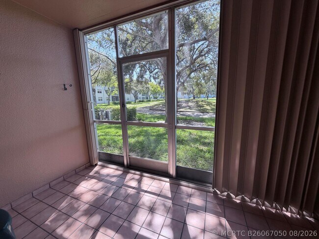 Building Photo - 1300 SW 125th Ave