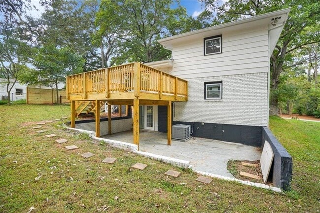 Building Photo - 2271 Cresta Dr