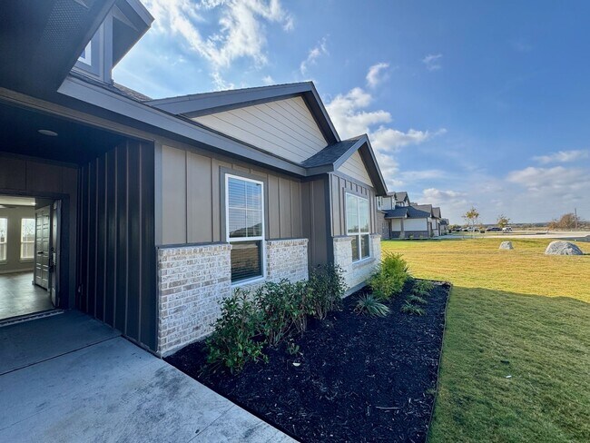 Building Photo - 3842-3844 Clovis St.