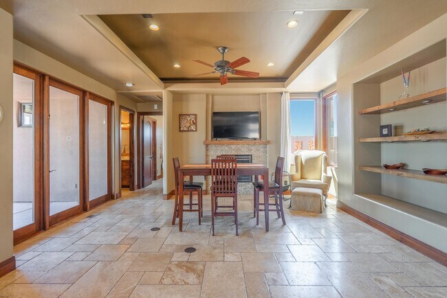Building Photo - Exquisite Custom Home in Prestigious Commu...