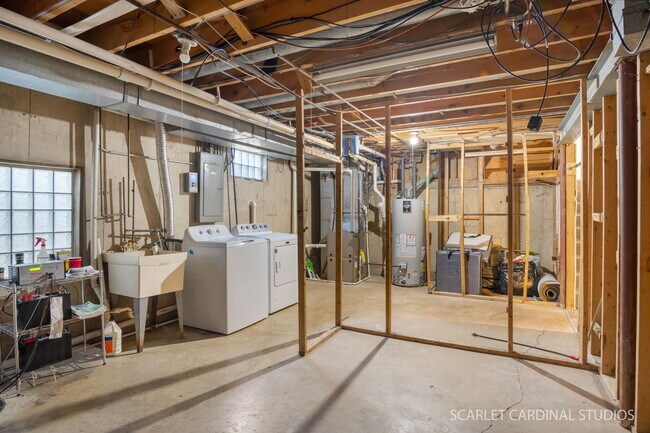 Building Photo - 1407 Wilson Ave