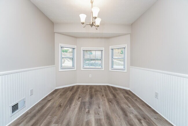 Building Photo - 3320 Revere Cir