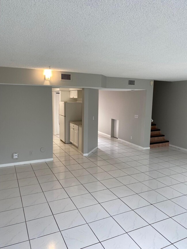 Building Photo - 11405 NW 35th St