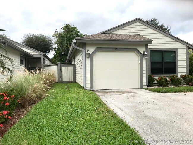 Building Photo - 2551 Bedford Mews Dr