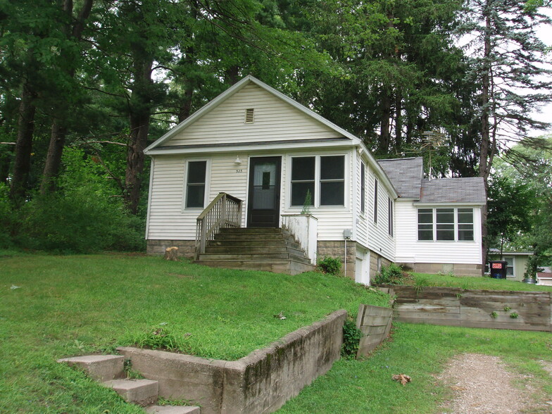 Front of house - 525 Clark Dr NW