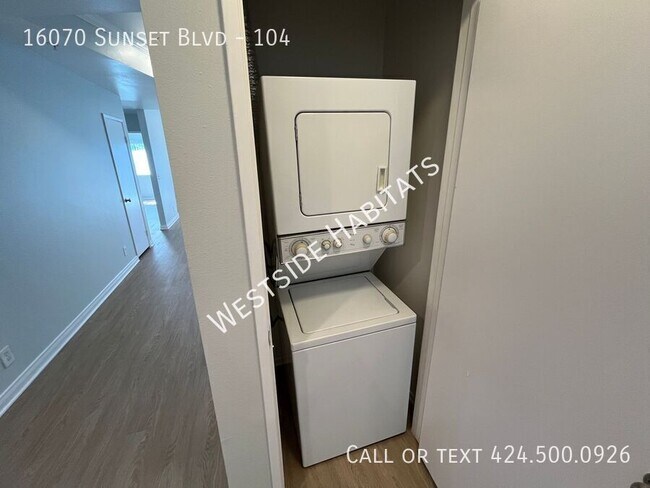 Building Photo - 16070 Sunset Blvd