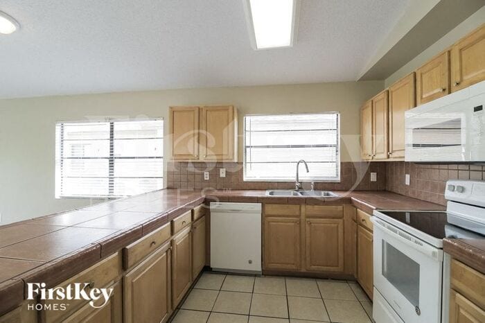Building Photo - 11529 Darlington Dr