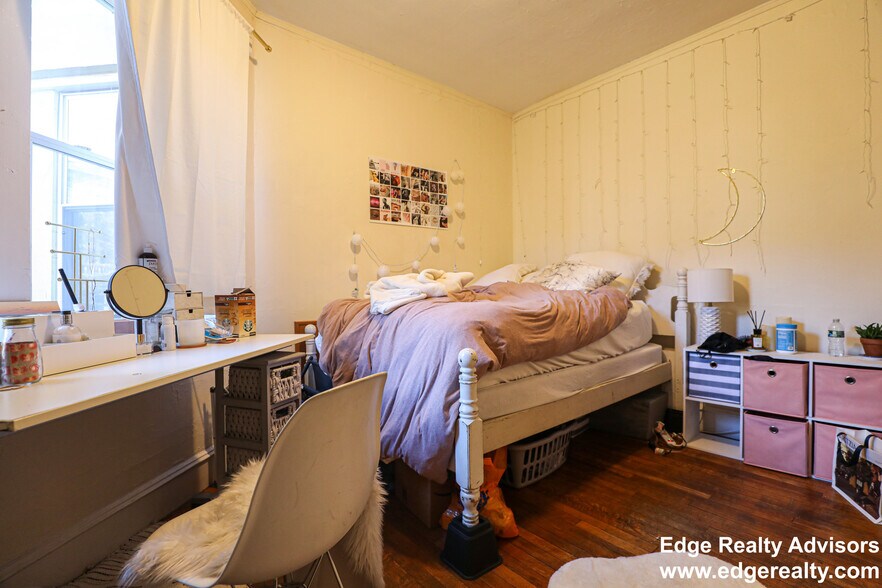 Building Photo - 115 Freeman St