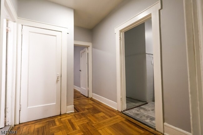 Building Photo - 19 Poe Ave