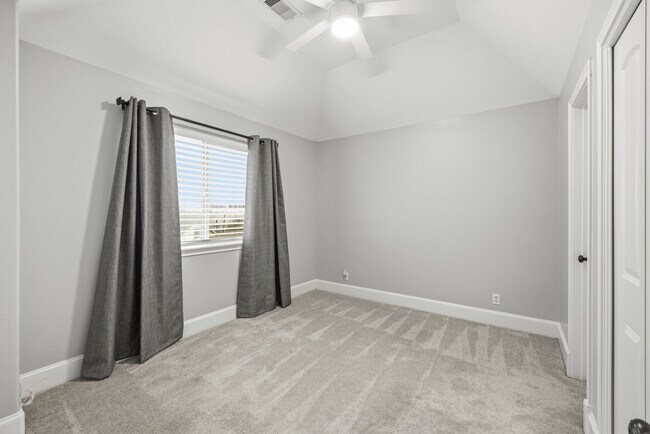 Building Photo - 1714 Ovid St