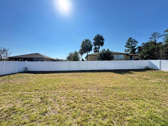 Building Photo - 482 Marion Oaks Manor