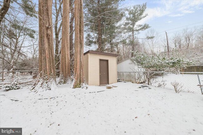 Building Photo - 903 Leverton Rd