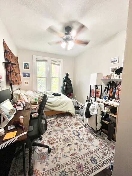 Building Photo - 717 Parker St