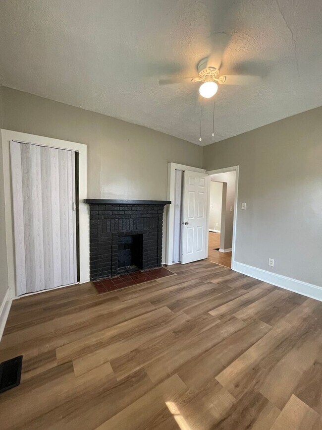 Building Photo - Where the city is your backyard! First Mon...