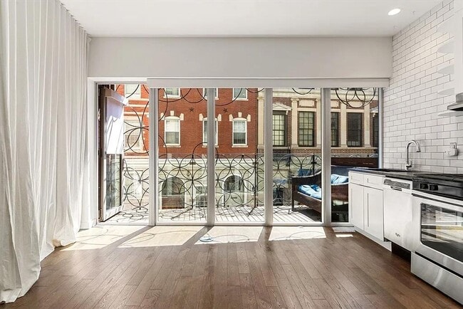 Building Photo - 126 Salem St