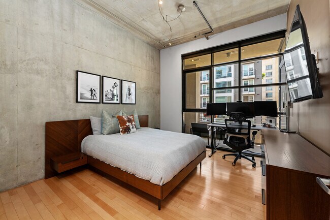 Building Photo - 1050 Island Ave