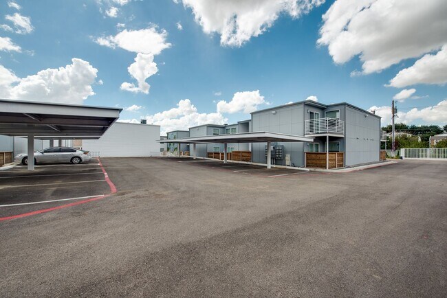 Building Photo - $1599 - Washer and Dryer Included