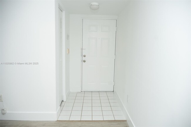 Building Photo - 2600 S University Dr