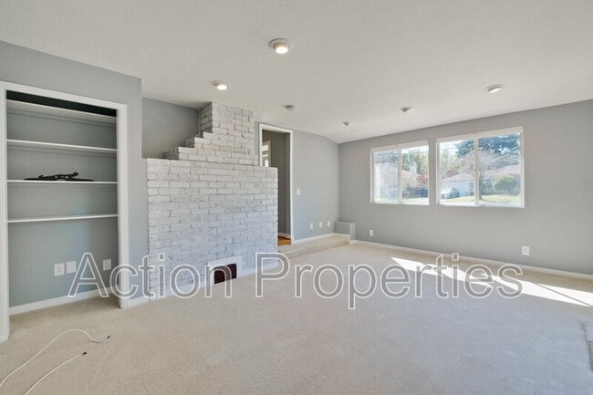Building Photo - 485 Benvenue Ave
