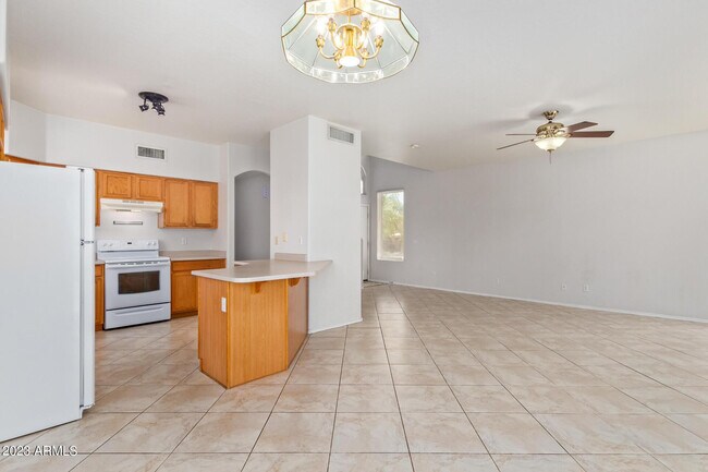 Building Photo - 3316 E Tierra Buena Ln