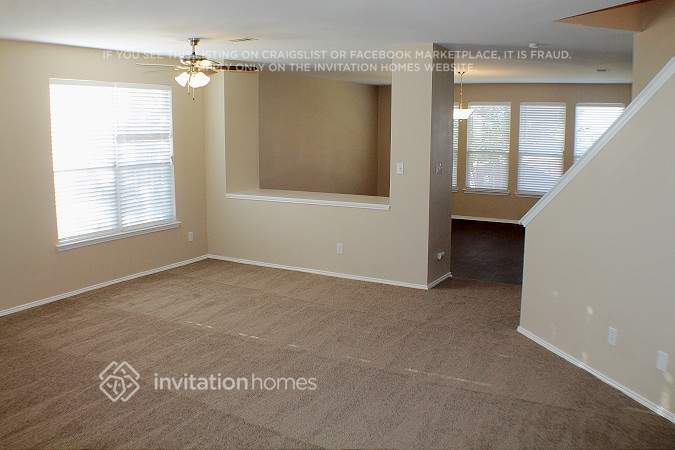 Building Photo - 9224 Lenox Dr