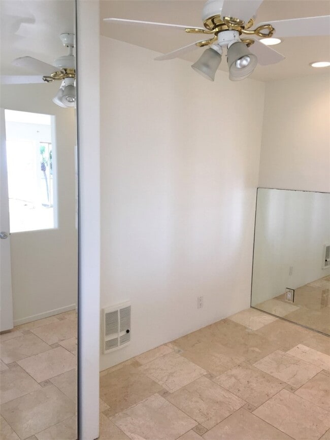 Building Photo - 711 CA-1