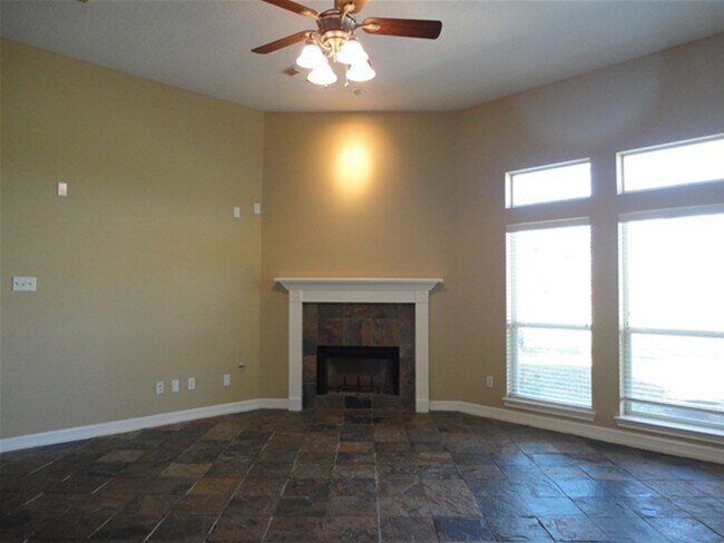 Building Photo - 7722 Heron Lakes Dr