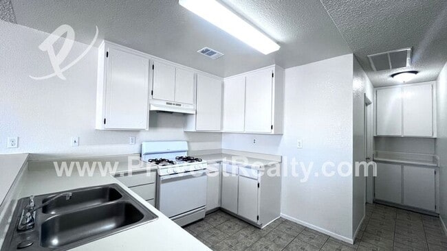 Building Photo - 22544 Sioux Rd