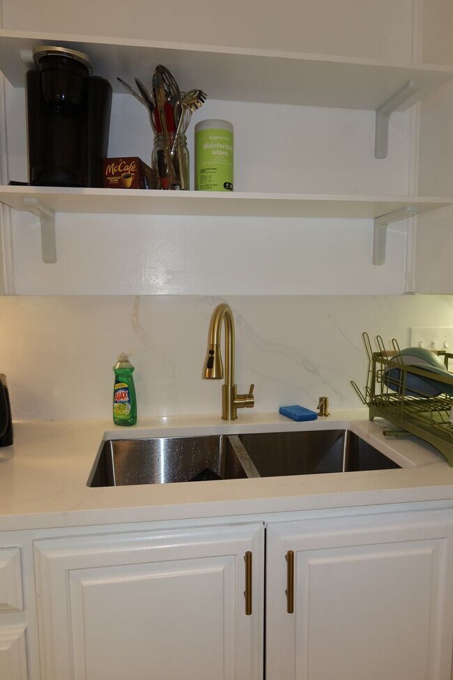 Building Photo - Pre-Lease - Beautiful 3 Bedroom 2 1/2 Bath...