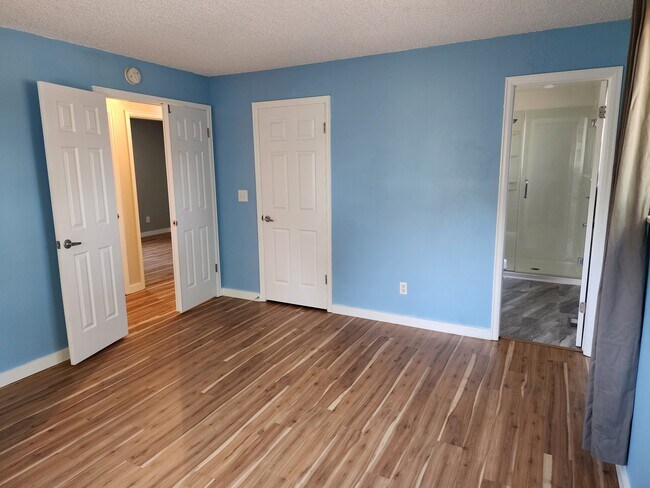 Building Photo - 7834 Greenbriar Cir