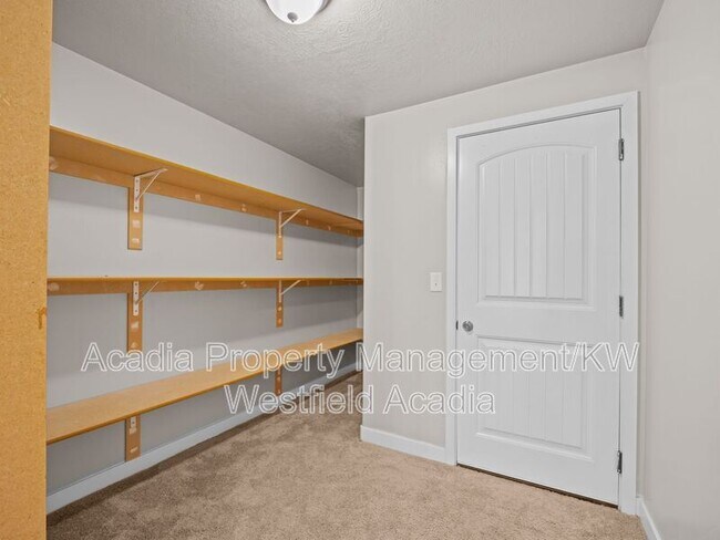 Building Photo - 15179 S Cantle Dr