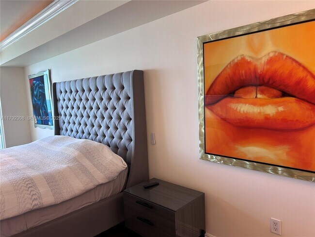 Building Photo - 1830 S Ocean Dr