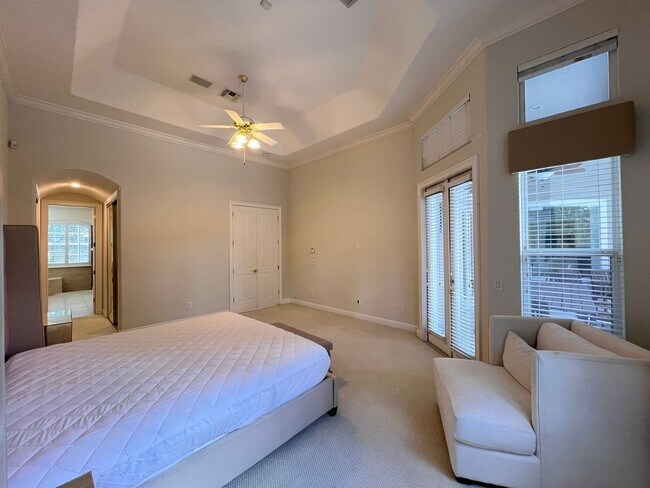 Building Photo - GORGEOUS SINGLE FAMILY HOME - PROPERTY  FU...