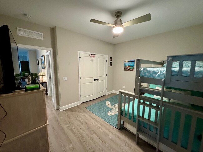 Building Photo - 176 Arazzo Wy