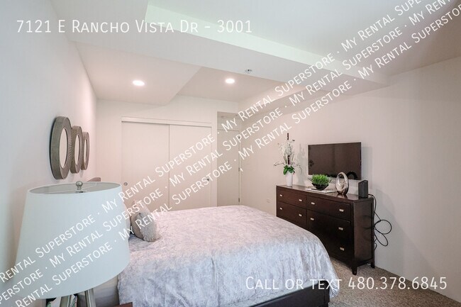 Building Photo - 7121 E Rancho Vista Dr