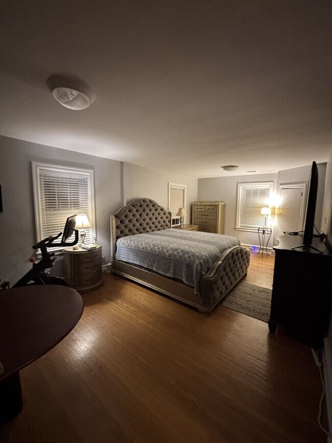 Building Photo - Elegant 3 Story Brick Corner Property Now Available