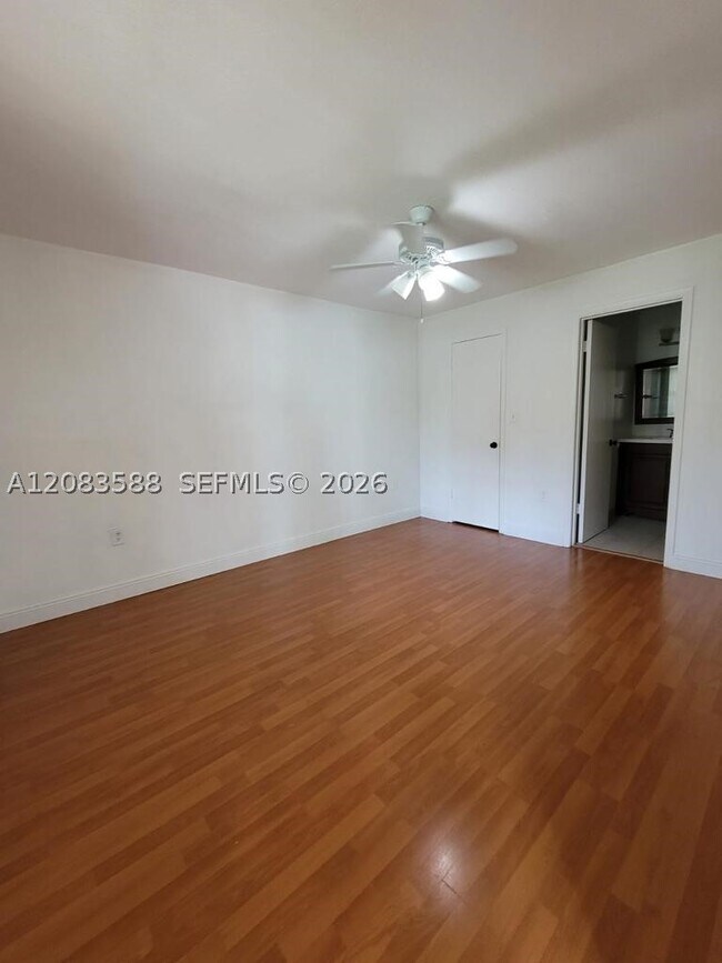 Building Photo - 10581 SW 155th Ct