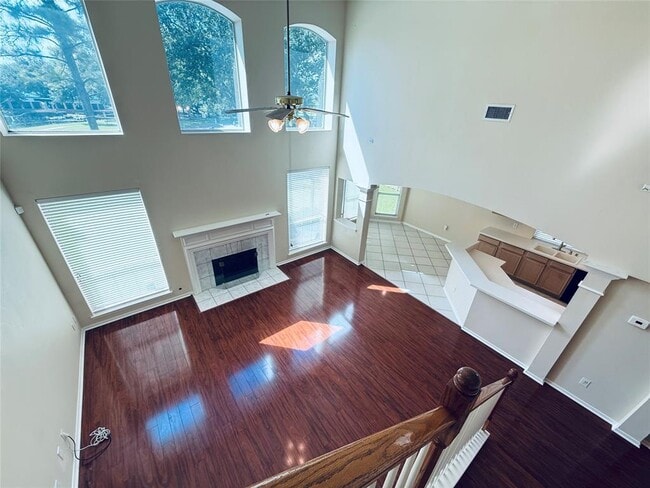 Building Photo - 2110 Winding Springs Dr