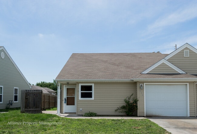 Building Photo - Brookmont Dr. 516-518