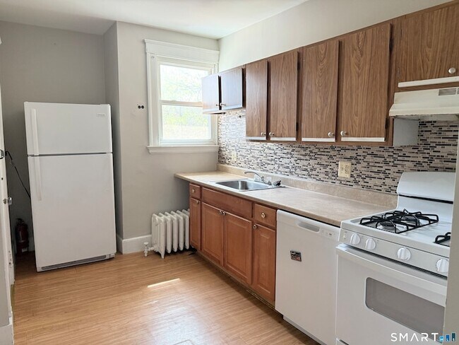 Building Photo - 804 Edgewood Ave