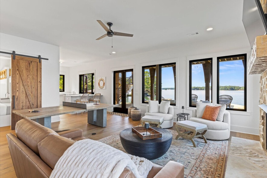 Building Photo - 388 Gatewood Dr