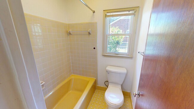 Building Photo - Charming 3 Bedroom Brick Ranch with Refurbished Original Woodwork