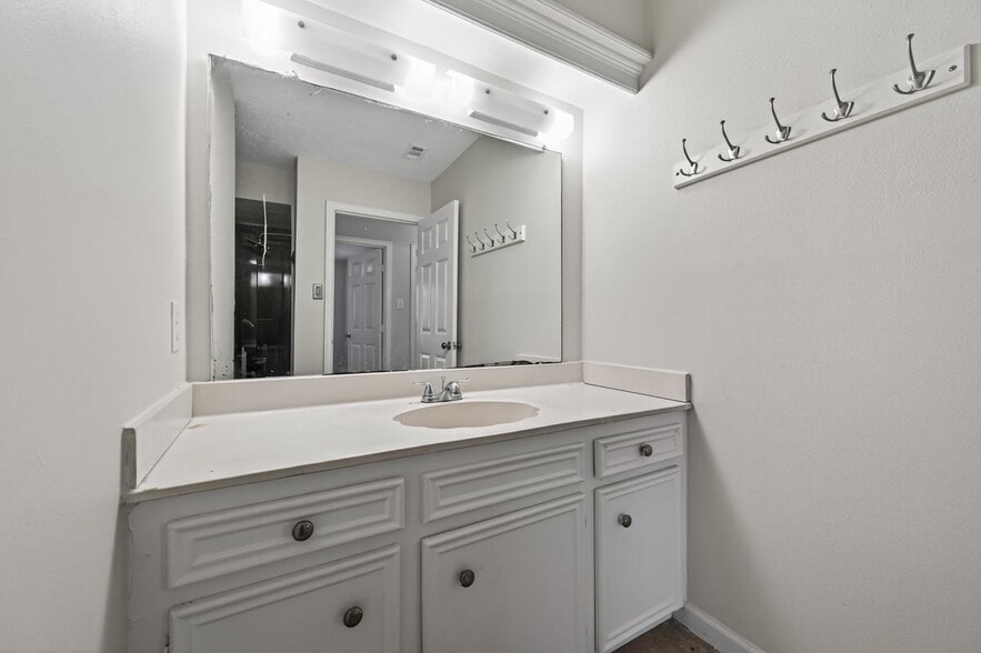 Building Photo - 6102 Crakston St