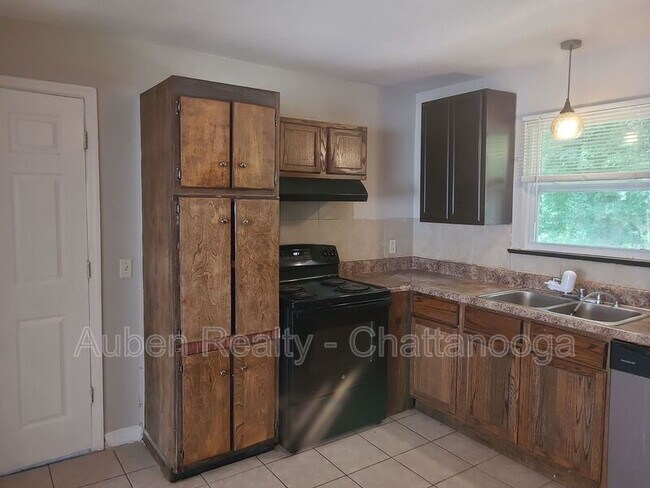 Building Photo - 903 Curleque Dr