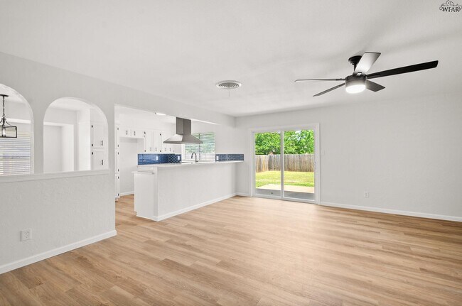 Building Photo - 5 Chanute Cir