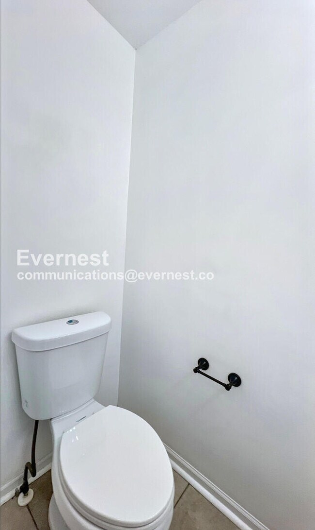 Building Photo - 928 SE 12 Terrace